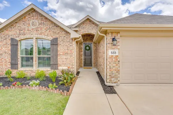 533 Lela Circle, Keene, TX 76059