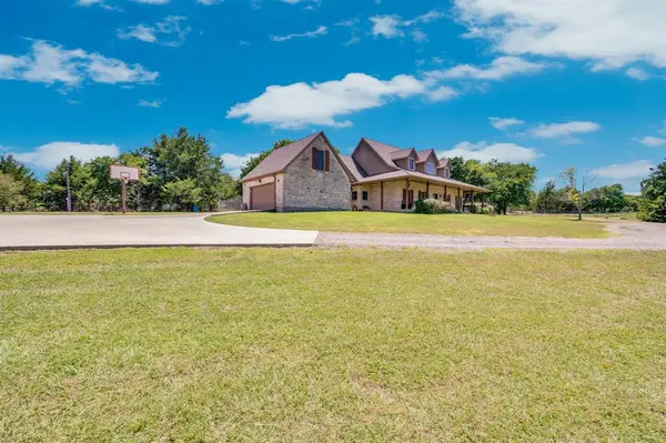 1201 N Oak Branch Road, Waxahachie, TX 75167