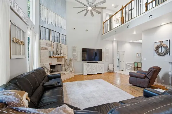 1201 N Oak Branch Road, Waxahachie, TX 75167