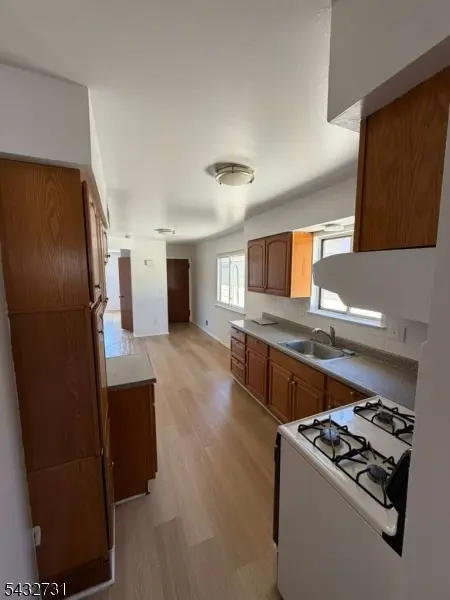 330 Taft Pl, Harrison Town, NJ 07029