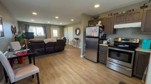 8 Rydberg, Hughenden, AB T0B2E0