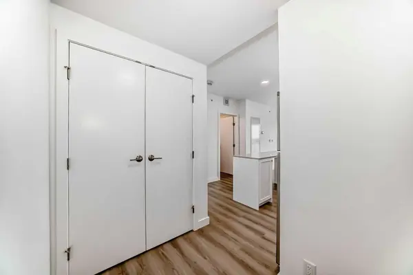 123 4 ST NE #1202, Calgary, AB T2E 8K3