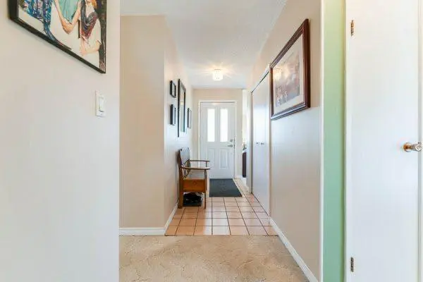 708 Bankview Close, Drumheller, AB T0J0Y6