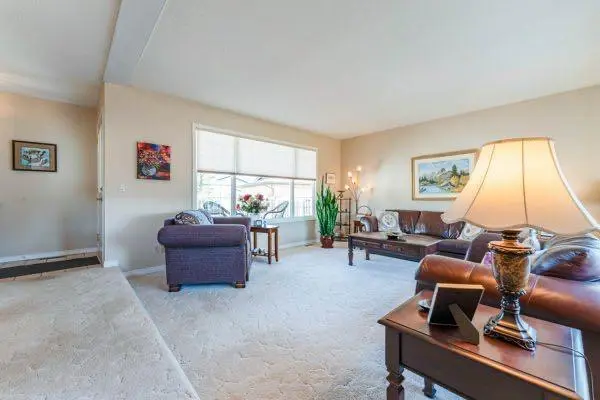 708 Bankview Close, Drumheller, AB T0J0Y6