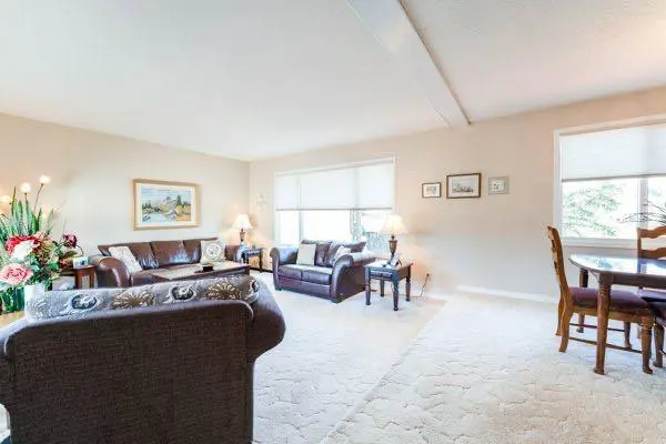 708 Bankview Close, Drumheller, AB T0J0Y6