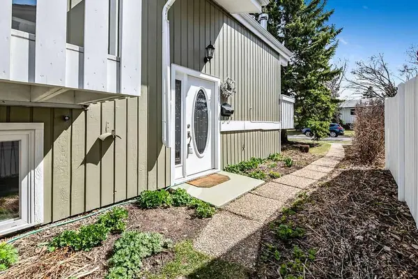 5 Stimson RD SW, High River, AB T1V 1C7
