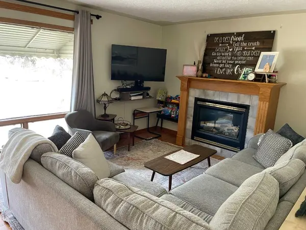 3405 52 AVE, Red Deer, AB T4N 4J3