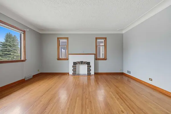 1019 8 AVE NE, Calgary, AB T2E 0S4