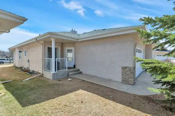 32 Dowler ST #10, Red Deer, AB T4R 3A1