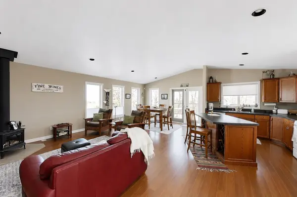 22 9 ST, Canyon Creek, AB T0G 2A0