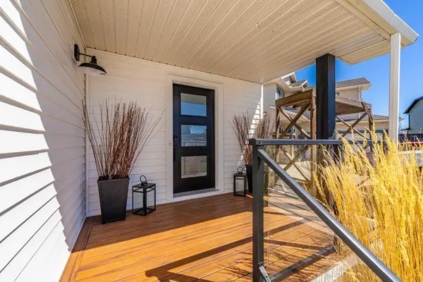 8 Sheep River HL, Okotoks, AB T1S 1X2