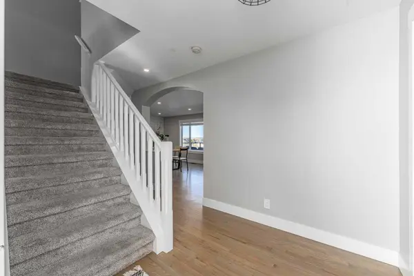 8 Sheep River HL, Okotoks, AB T1S 1X2