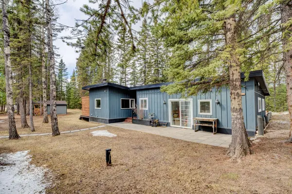 84 Burney, Bragg Creek, AB T0L 0C5