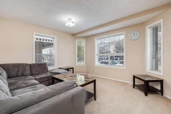 31 Taralake GDNS NE, Calgary, AB T3J 0A8