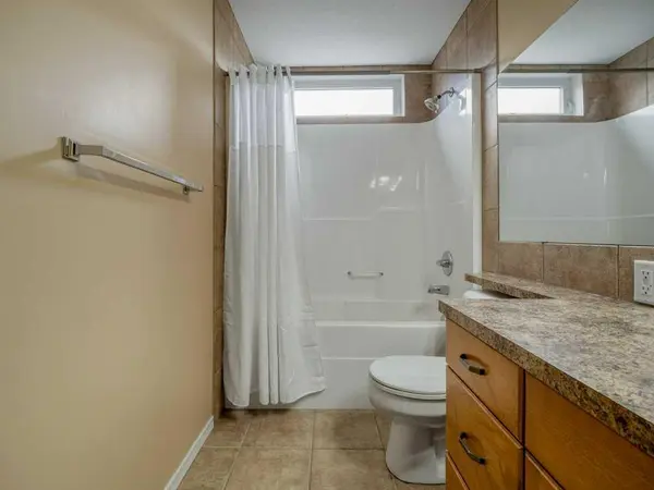 727 Aberdeen CRES W, Lethbridge, AB T1J 5B2