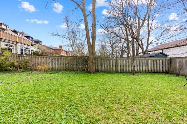 147 Farnham AVE, Toronto C02, ON M4V 1H7
