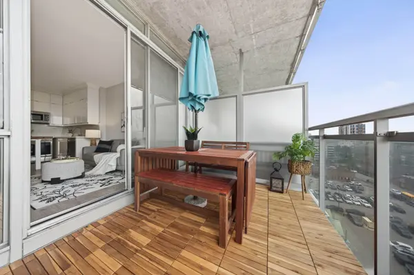 30 Canterbury PL #1009, Toronto C07, ON M2N 0B9