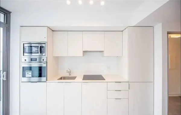 11 Wellesley ST W #2512, Toronto C01, ON M4Y 0G4