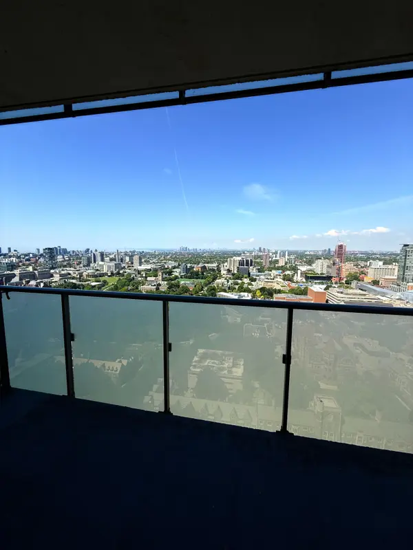 65 St Mary ST #3205, Toronto C01, ON M5S 0A6