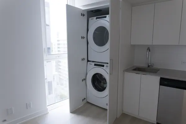 30 Tretti WAY #1111, Toronto C06, ON M3H 0E3