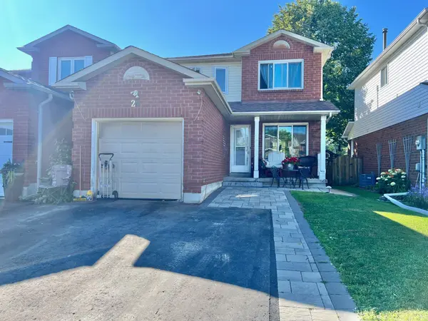 26 Moyse DR, Clarington, ON L1E 2V4