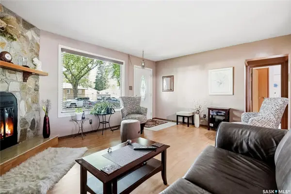 1117 5th STREET E, Saskatoon, SK S7H 1H4