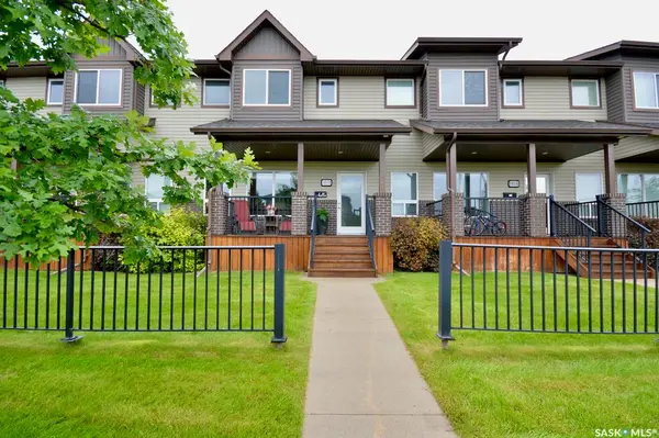 1018 Willowgrove CRESCENT, Saskatoon, SK S7W 0H7