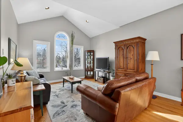 4 Valleybrae CT, Caledon, ON L7C 1B8