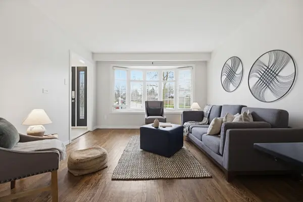 17 Edelwild DR, Orangeville, ON L9W 2Y4