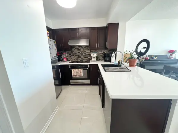 4879 Kimbermount AVE #1602, Mississauga, ON L5M 7R8