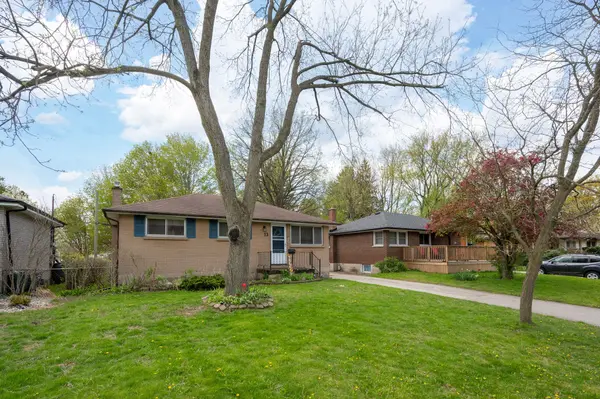 33 Strathcona DR, London East, ON N5W 1P7