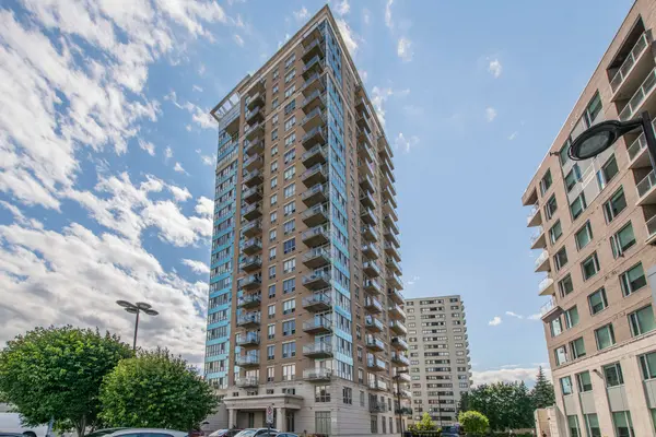 70 Landry ST #802, Vanier And Kingsview Park, ON K1L 0A8
