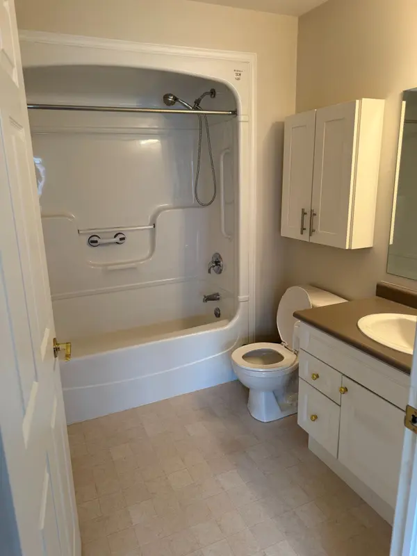 2705 KINGSWAY DR #9, Kitchener, ON N2C 2T2