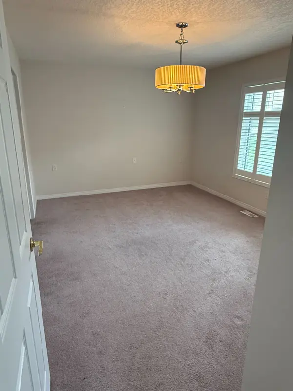 2705 KINGSWAY DR #9, Kitchener, ON N2C 2T2