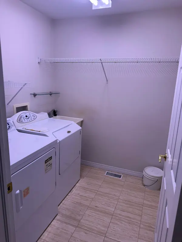2705 KINGSWAY DR #9, Kitchener, ON N2C 2T2
