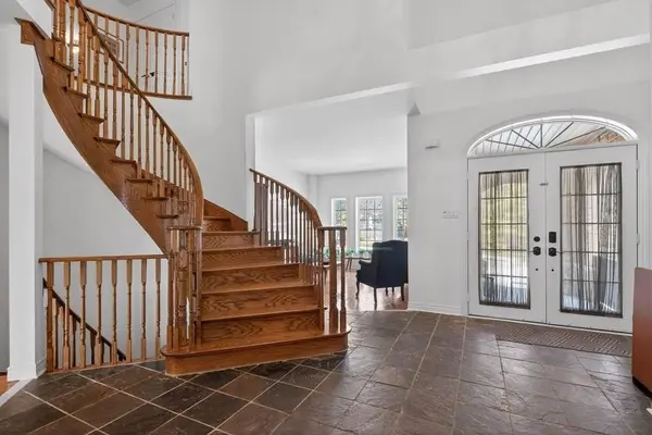 29 Gaines AVE, Hamilton, ON L9H 7M4