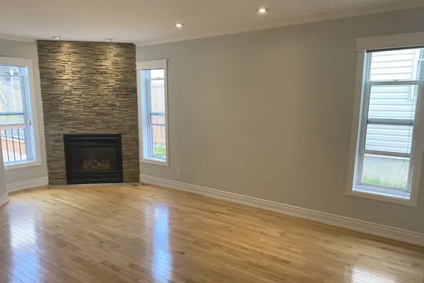 311 Southcrest Private, Billings Bridge - Riverside Park And Area, ON K1V 2B7