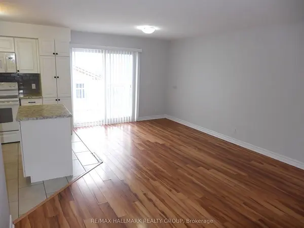 216 Carillon ST #3, Vanier And Kingsview Park, ON K1L 5X8