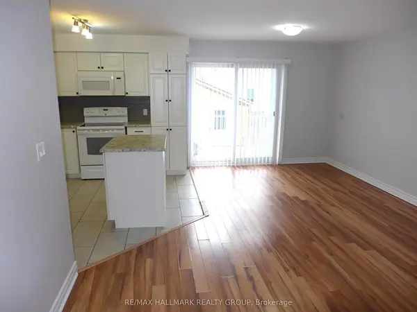216 Carillon ST #3, Vanier And Kingsview Park, ON K1L 5X8
