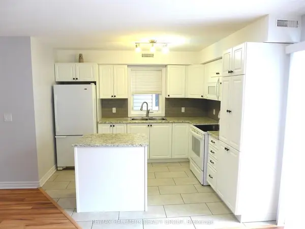 216 Carillon ST #3, Vanier And Kingsview Park, ON K1L 5X8