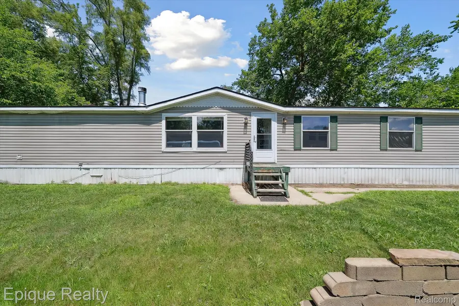 142 Cherry lane E Cherry lane LN, Van Buren Charter Township, MI 48111