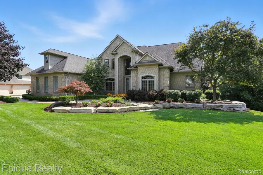 815 Pinery BLVD, Orion Charter Township, MI 48362