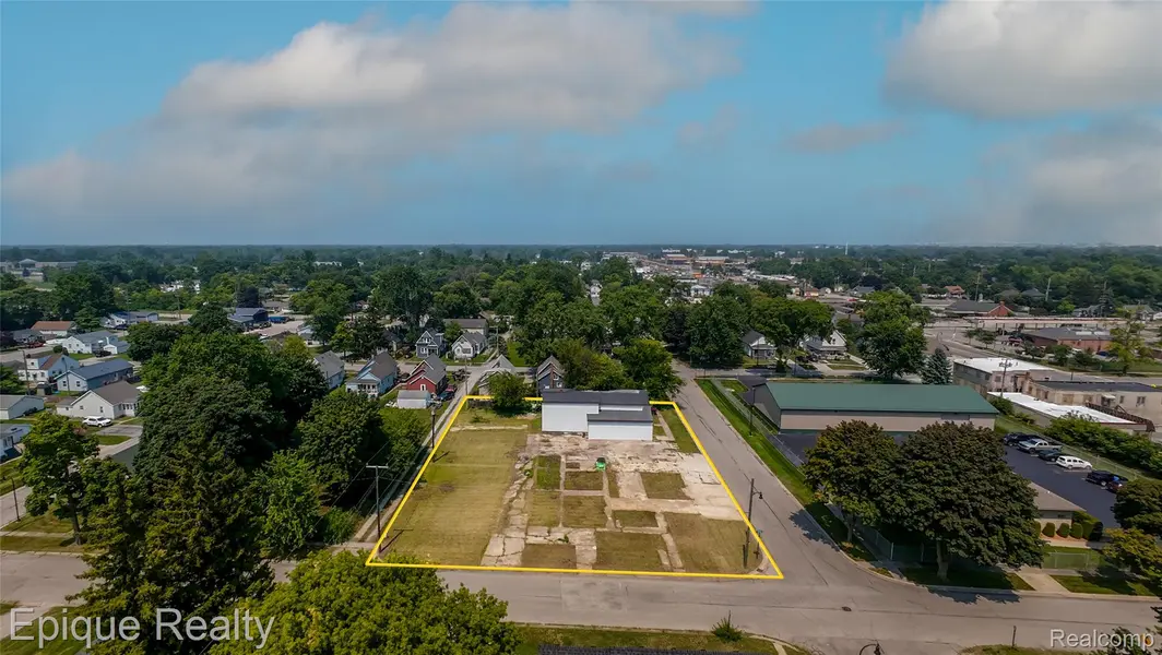 1811 25th ST, Port Huron, MI 48060