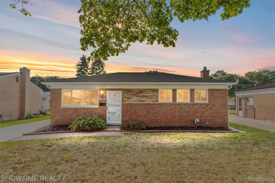 32607 Warner DR, Warren, MI 48092