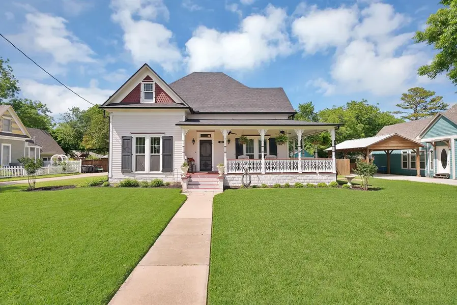410 W Spring Street, Weatherford, TX 76086