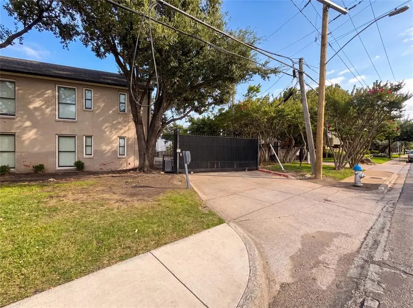7734 Meadow Road #223, Dallas, TX 75230