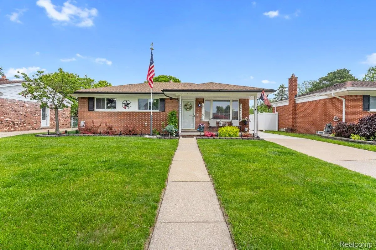 4947 Jackson ST, Trenton, MI 48183
