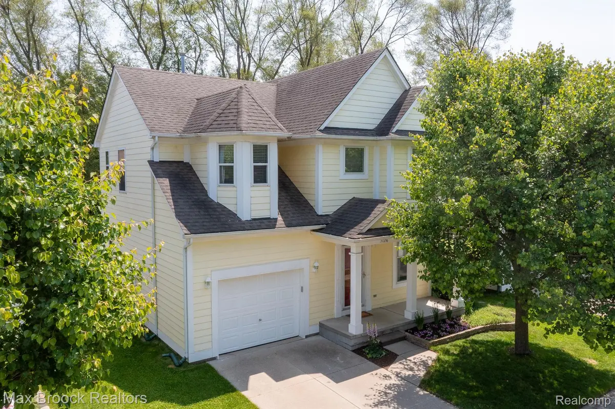 57296 Curtis ST, Washington Township, MI 48094
