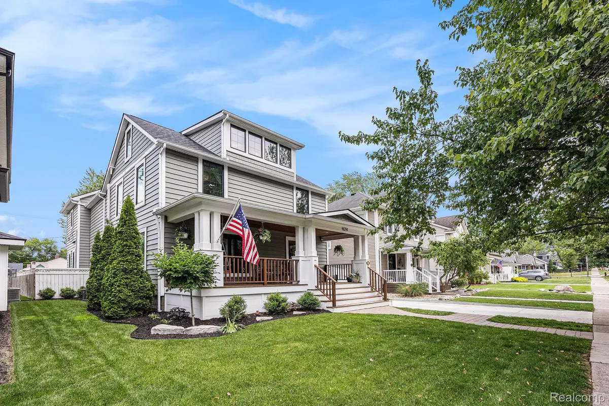 424 Taylor AVE, Rochester, MI 48307