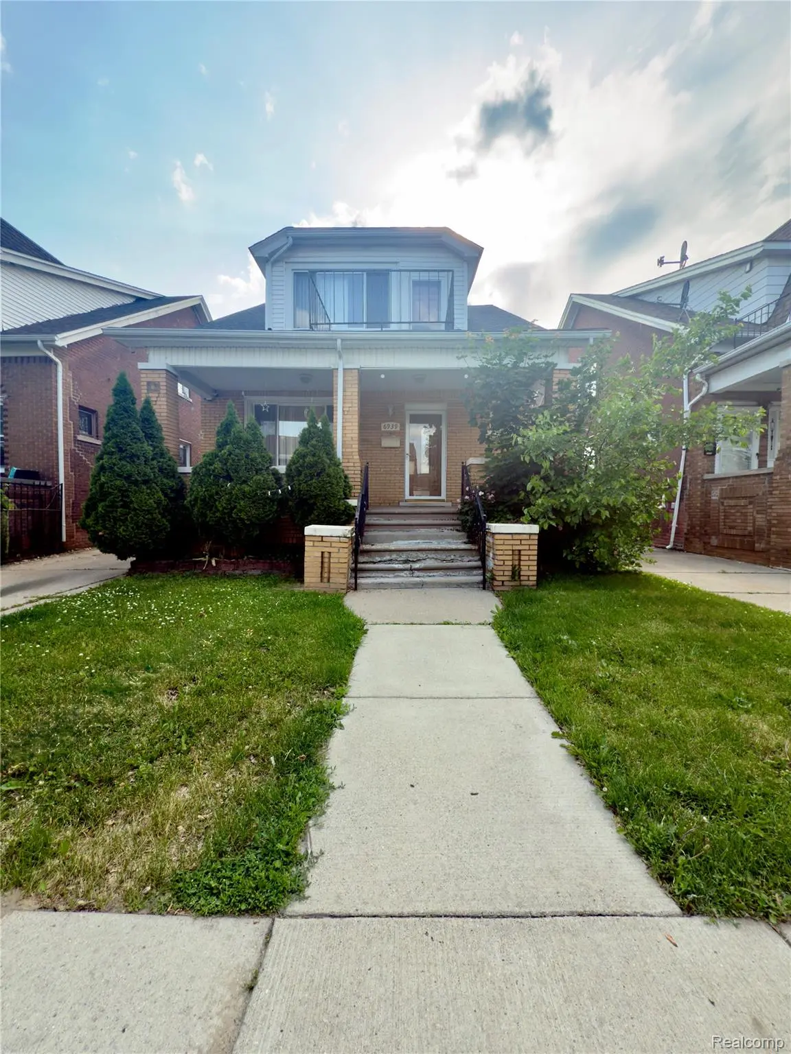 6939 Appoline ST, Dearborn, MI 48126